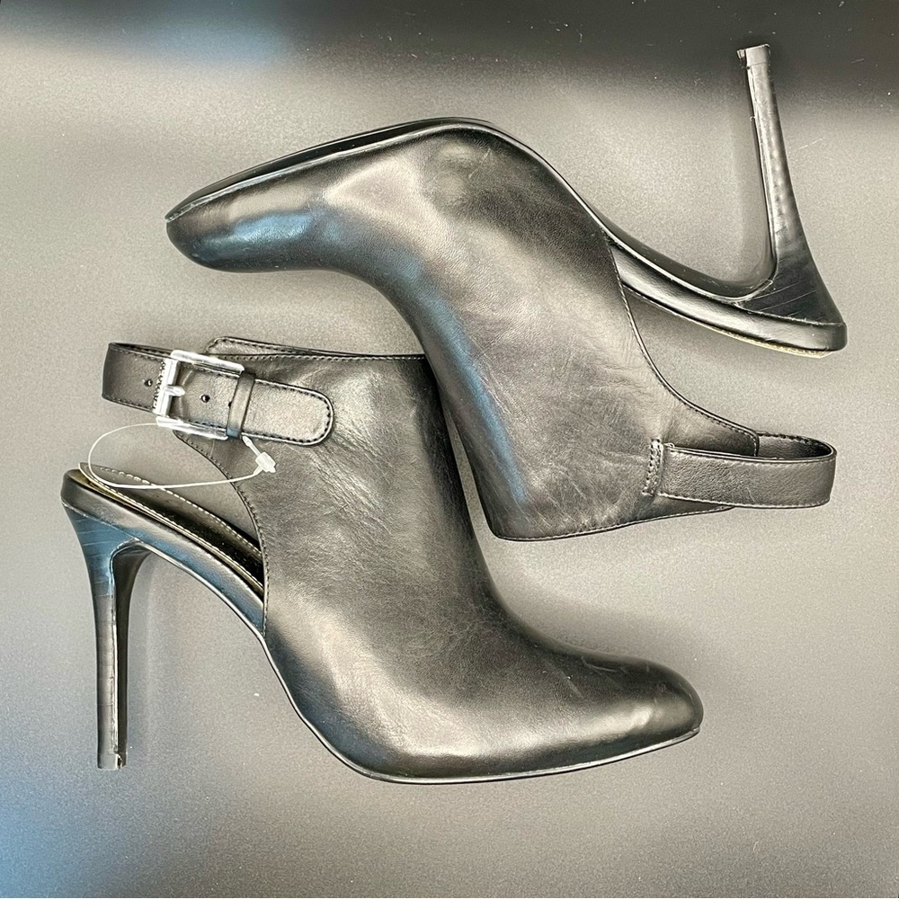 Lauren by Ralph Lauren “Rayna” Black Slingback Heels in size 5M - Picture 8 of 9